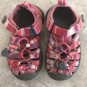 Keen waterproof washable girls sandals size 8